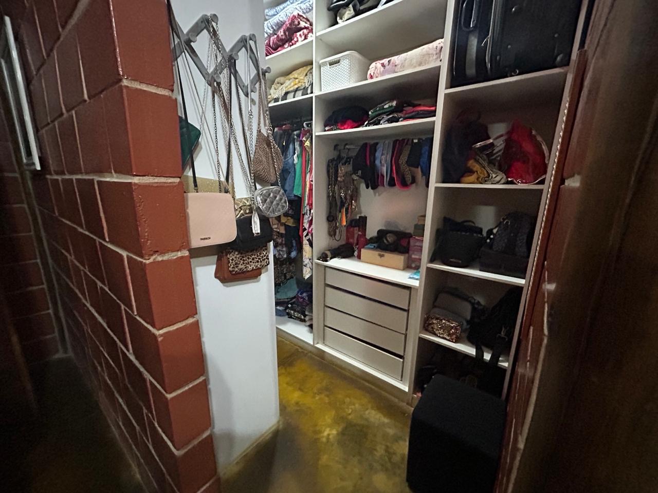 Chácara dentro da cidade de Santa Branca imagem 63