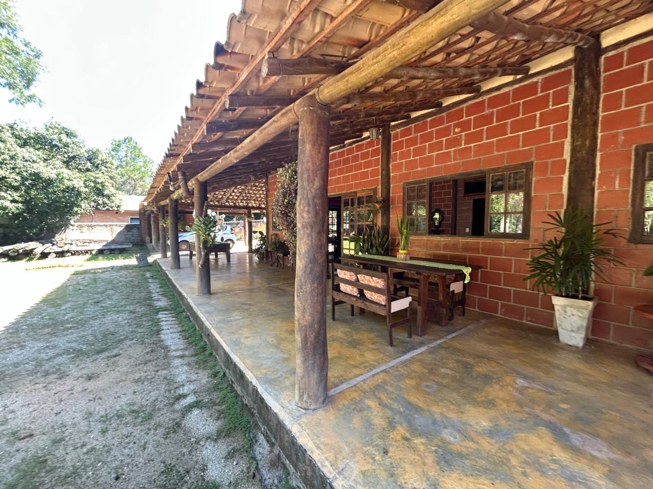 Chácara dentro da cidade de Santa Branca imagem 13